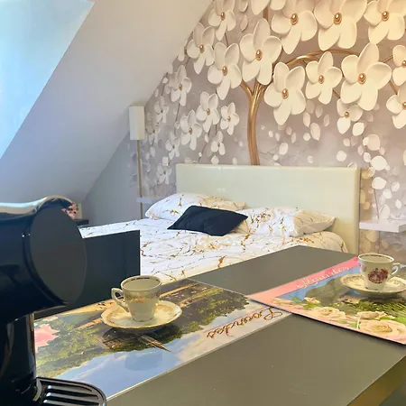 Reve Dore Equipe, Wifi, Unique 公寓